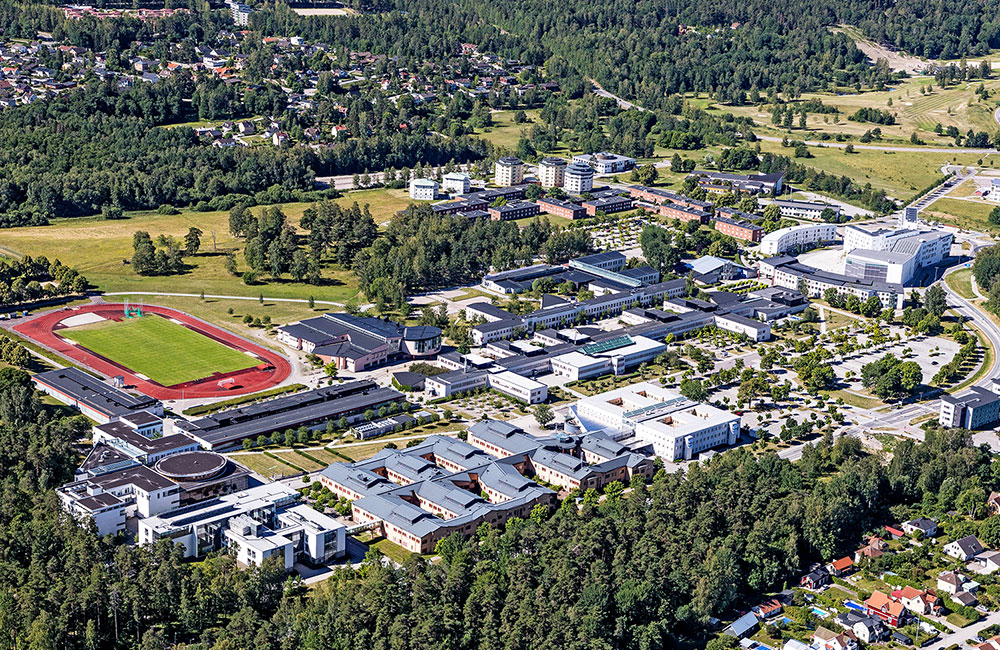 Flygfoto över Campus Örebro, där 4000 sensorer ska göra campus ännu smartare. 